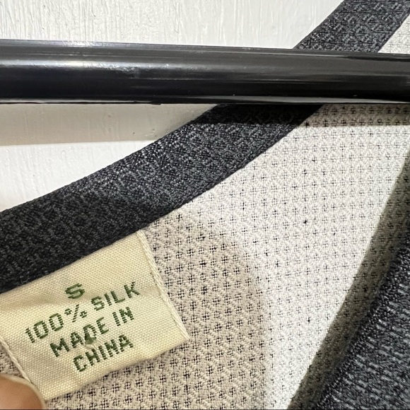 Tommy Bahama silk set size small  :Box M: - Picture 10 of 12